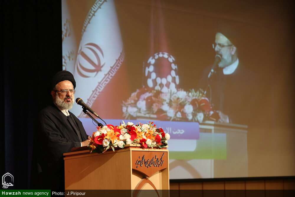 क़ुम अल मुक़द्दस मे 12 दिवसीय युद्ध के दौरान मीडिया में सक्रिय प्रचारकों के सम्मान में कांफ्रेंस आयोजित