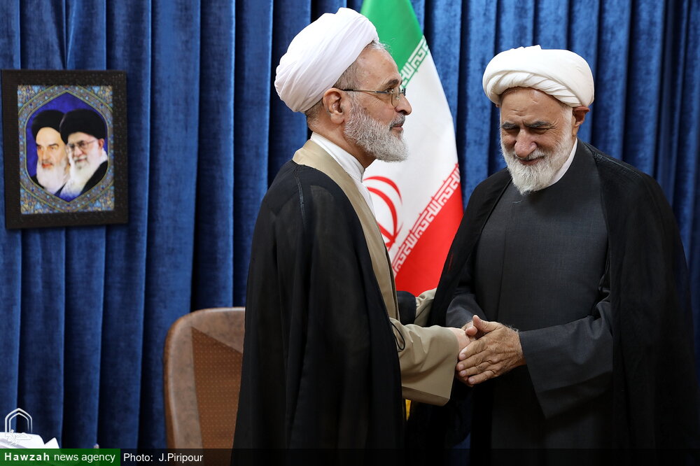 تصاویر/ دیدار نماینده ولی فقیه در بنیاد مسکن با آیت الله اعرافی