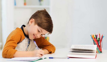 آیا مایلی فرزندت خودش با علاقه درس بخواند؟