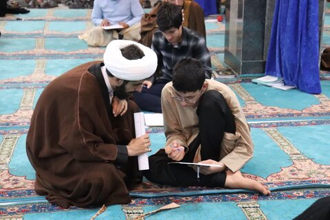 تصاویر/ امتحان هفتگی طلاب مدرسه علمیه امام خامنه ای مدظله العالی ارومیه