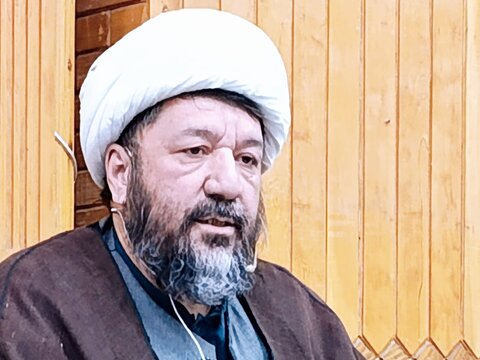 سیرتِ اہل بیت (ع) پر عمل کرنے والا انسان ظاہری و باطنی لحاظ سے خوبصورت ہوتا ہے، حجت الاسلام زاہد زاہدی