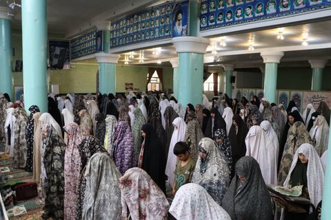 تصاویر/ اقامه نماز جمعه شهرستان تکاب