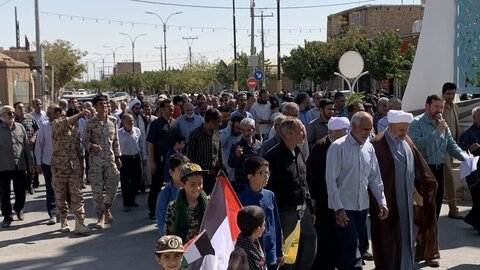 تصاویر/ اقامه نماز جمعه و راهپیمایی بشارت نصر شهر اختیارآباد
