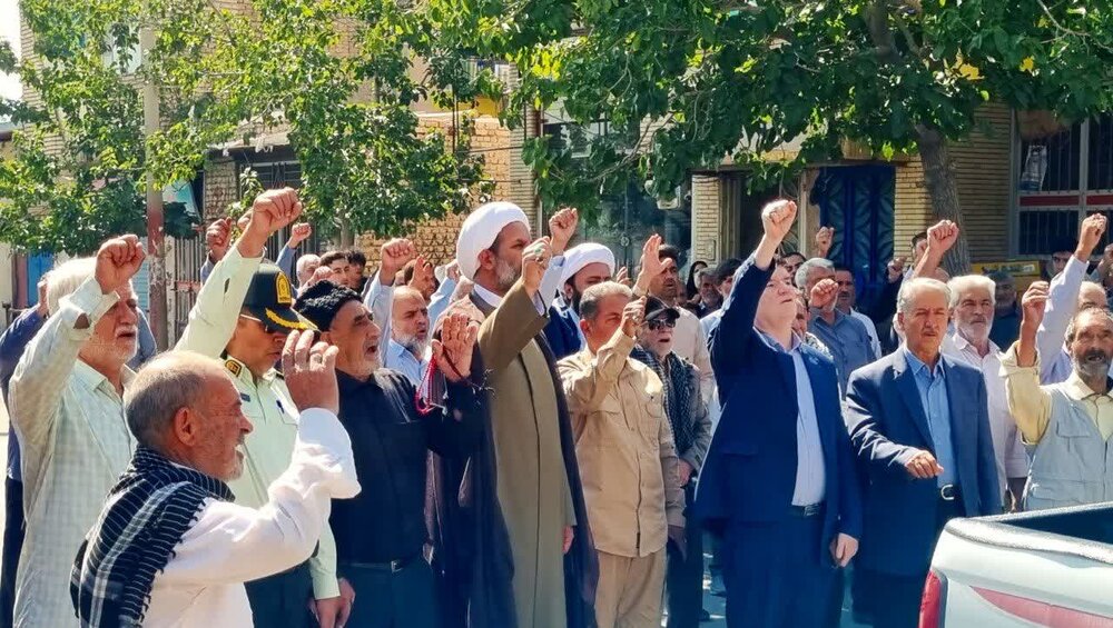 تصاویر/ اقامه نماز جمعه و راهپیمایی بشارت نصر شهر رابر