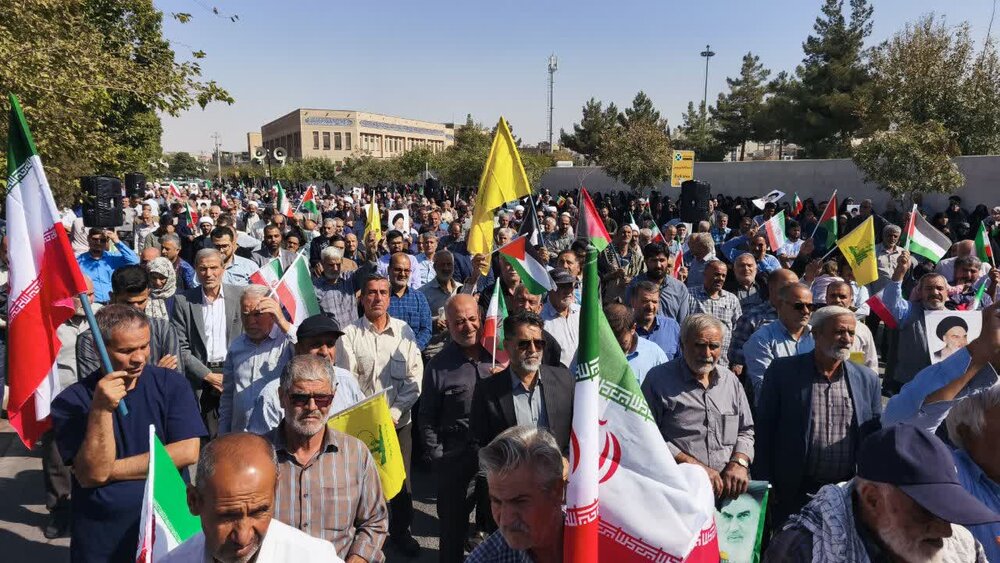 فیلم|راهپیمایی نمازگزاران اراکی در حمایت از مردم مظلوم غزه