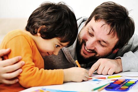 آیا مایلی فرزندت خودش با علاقه درس بخواند؟