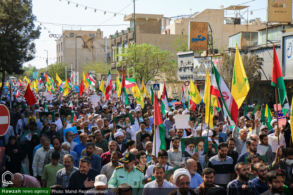 أهالي قم يتظاهرون تضامناً مع المظلومين في غزة + صور وفيديو