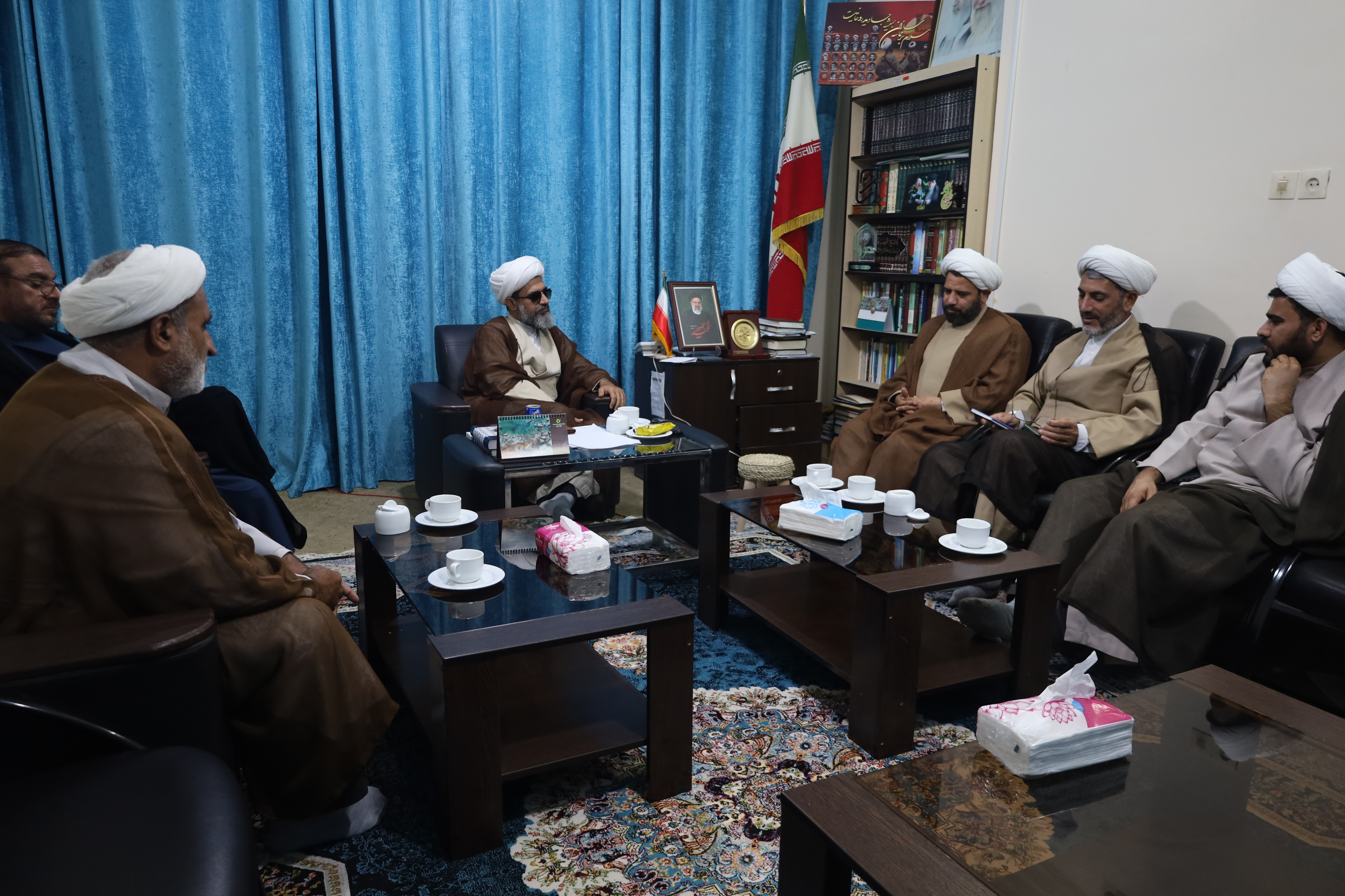 نشست مشترک مدیریت حوزه و شورای شهر بندرعباس؛ لزوم ساماندهی فوری نمازخانههای عمومی مناطق تفریحی