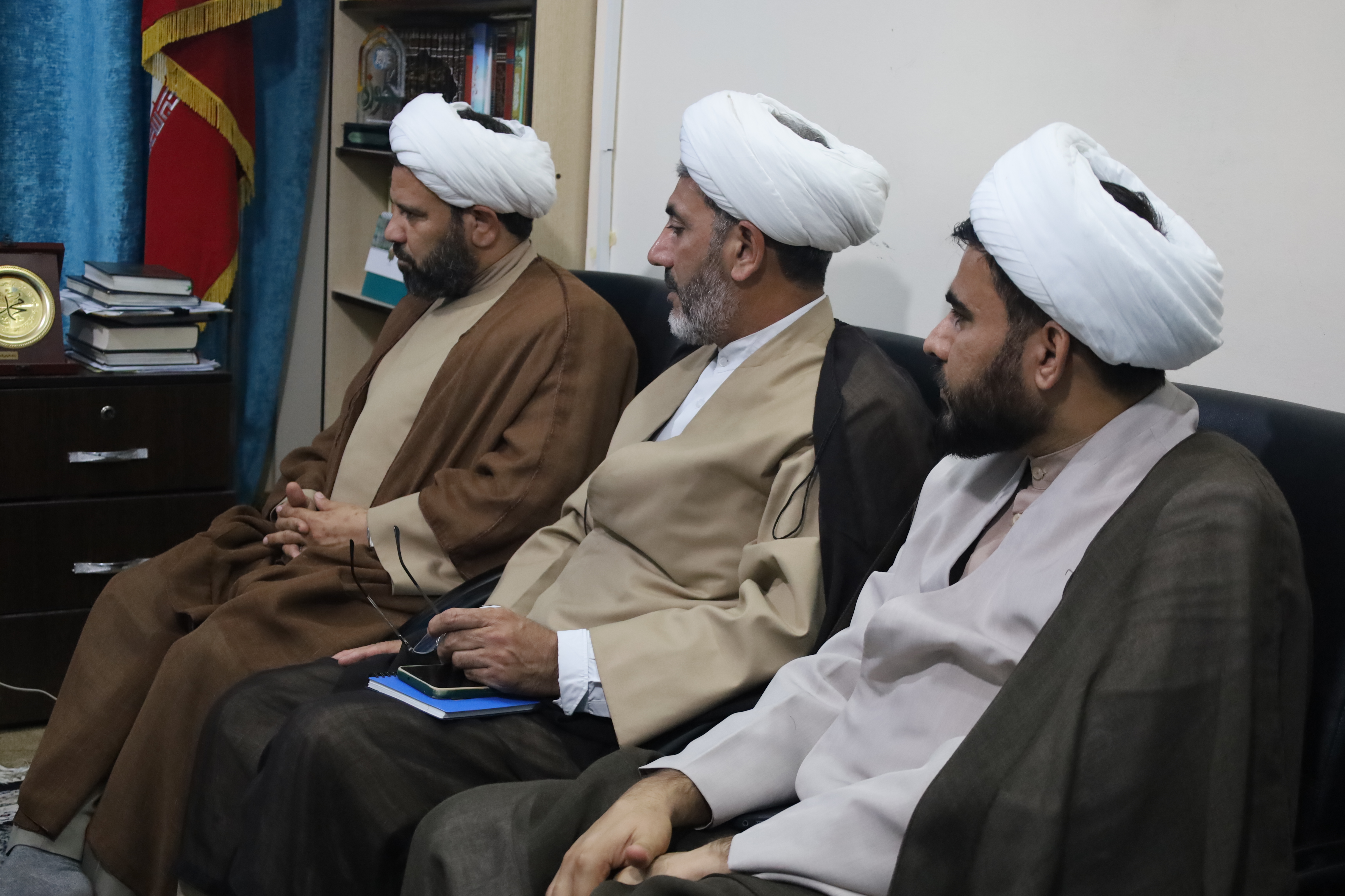 نشست مشترک مدیریت حوزه و شورای شهر بندرعباس؛ لزوم ساماندهی فوری نمازخانههای عمومی مناطق تفریحی