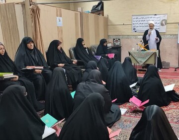 بررسی هدایت الهی و ولایت علوی در نشست پژوهشی مدرسه حضرت خدیجه(س)