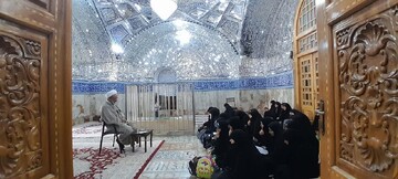 علم توأم با تهذیب و عمل صالح ارزشمند است