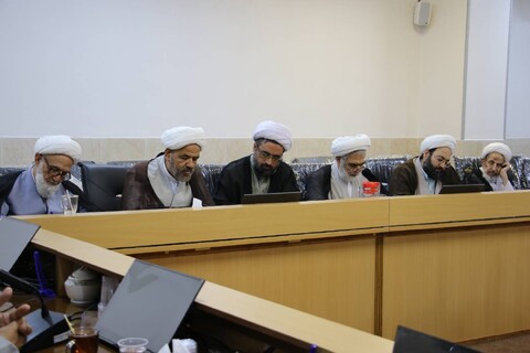 تصاویر|نشست تخصصی اعضای دبیرخانه حوزه پیشرو و سرآمد با حجت‌ الاسلام والمسلمین عابدی