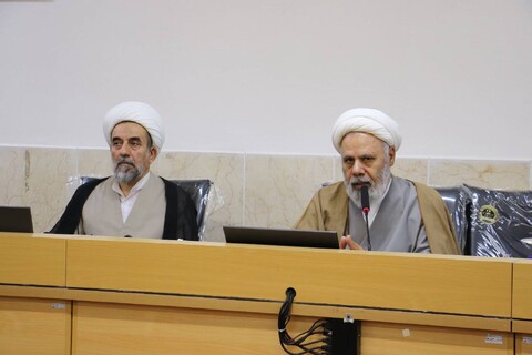 تصاویر|نشست تخصصی اعضای دبیرخانه حوزه پیشرو و سرآمد با حجت‌ الاسلام والمسلمین عابدی