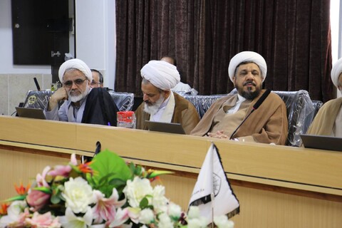 تصاویر|نشست تخصصی اعضای دبیرخانه حوزه پیشرو و سرآمد با حجت‌ الاسلام والمسلمین عابدی