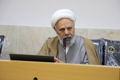 تصاویر|نشست تخصصی اعضای دبیرخانه حوزه پیشرو و سرآمد با حجت‌ الاسلام والمسلمین عابدی