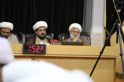 تصاویر|نشست تخصصی اعضای دبیرخانه حوزه پیشرو و سرآمد با حجت‌ الاسلام والمسلمین عابدی