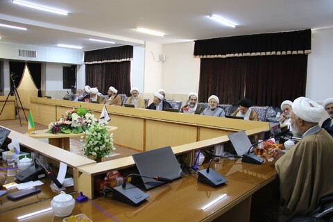 تصاویر|نشست تخصصی اعضای دبیرخانه حوزه پیشرو و سرآمد با حجت‌ الاسلام والمسلمین عابدی