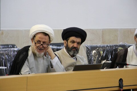 تصاویر|نشست تخصصی اعضای دبیرخانه حوزه پیشرو و سرآمد با حجت‌ الاسلام والمسلمین عابدی