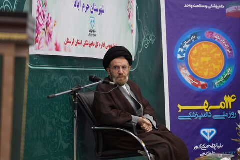 تصاویر دیدار کارکنان دامپزشکی لرستان با نماینده ولی فقیه در استان