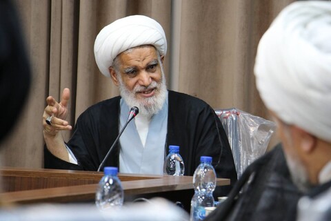 تصاویر|نشست تخصصی با آیت الله کعبی در حوزه علمیه اصفهان