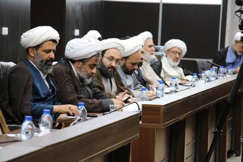 تصاویر|نشست تخصصی با آیت الله کعبی در حوزه علمیه اصفهان