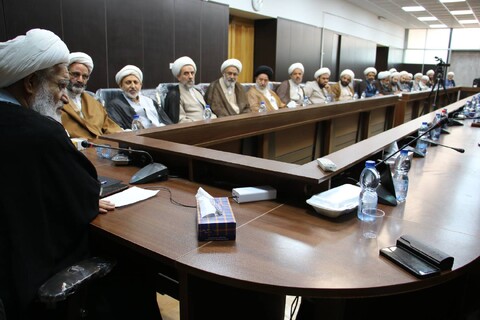 تصاویر|نشست تخصصی با آیت الله کعبی در حوزه علمیه اصفهان