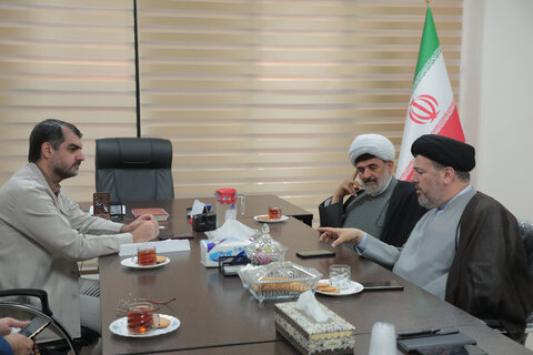 تصاویر/ دیدار مدیر کل اوقاف استان قم با نماینده مردم قم در مجلس شورای اسلامی