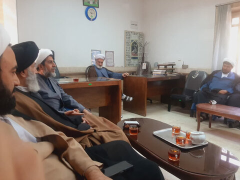 تصاویر/ بازدید مدیر و معاونان حوزه علمیه کاشان از مدارس علمیه این منطقه