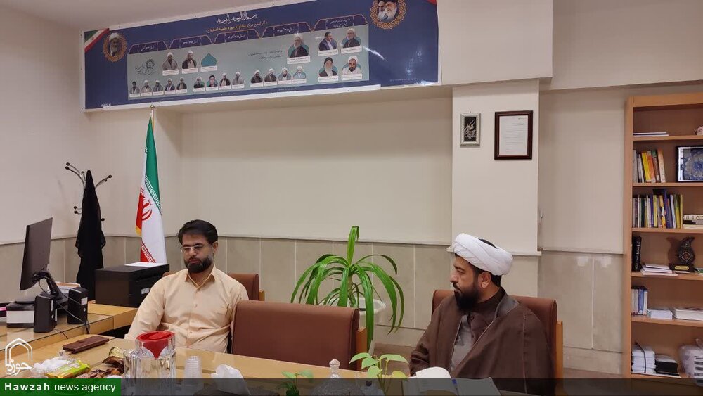 معاون تهذیب و تربیت از مرکز مشاوره حوزه علمیه اصفهان بازدید کرد + عکس