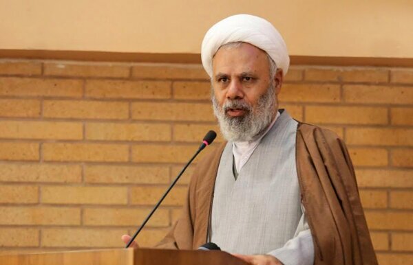 ضرورت احترام به عالم حتی اگر از مخالفان باشد!