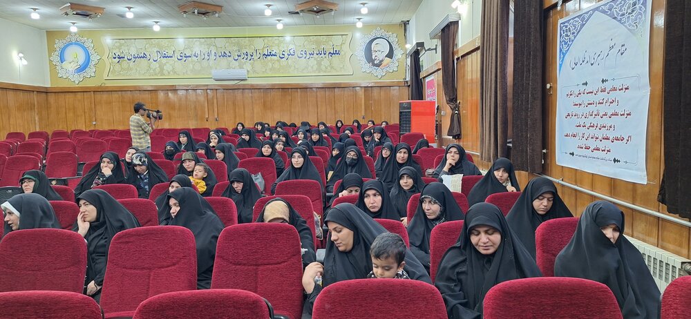 طلبه بدون لباس، مبلغ ناقص است؛ هشدار پناهی به مدیران مدارس