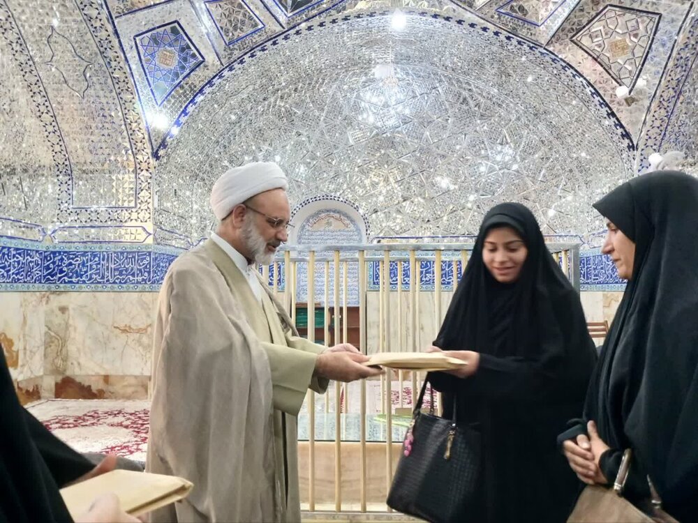 علم زمانی ارزشمند است که با تهذیب و عمل صالح همراه شود