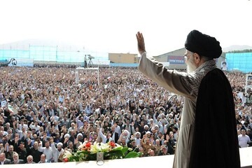 پیام تبریک امام جمعه و استاندار کرمانشاه در سالروز سفر رهبر معظم انقلاب به استان