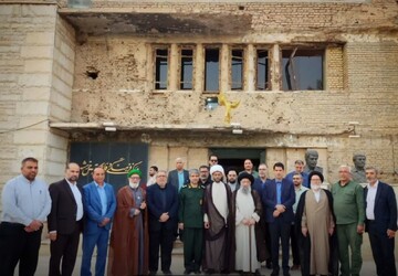 بازدید آیت‌الله موسوی جزایری از موزه جنگ خرمشهر + عکس