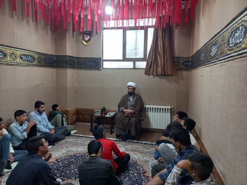 تصاویر|نشست صمیمی معاون تهذیب حوزه علمیه اصفهان با طلاب مدرسه امام حسین(ع)کوشک