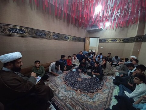 تصاویر|نشست صمیمی معاون تهذیب حوزه علمیه اصفهان با طلاب مدرسه امام حسین(ع)کوشک