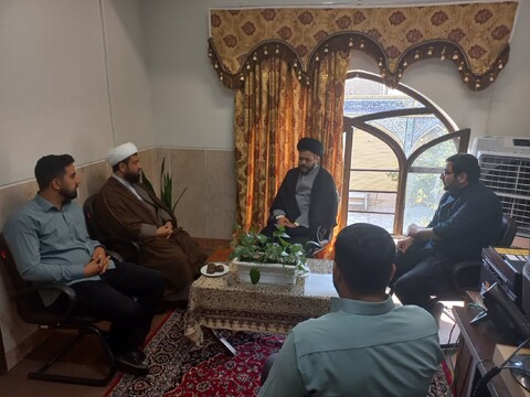 تصاویر|نشست صمیمی معاون تهذیب حوزه علمیه اصفهان با طلاب مدرسه امام حسین(ع)کوشک