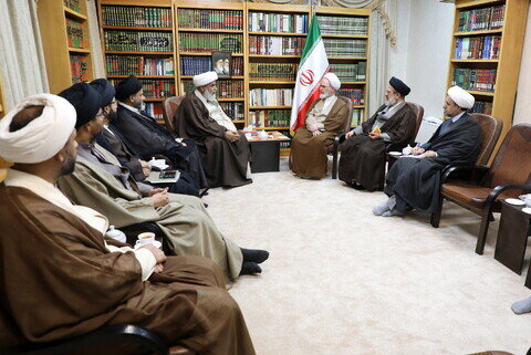 Imágenes / Reunión del presidente de la Asamblea de Unidad Musulmana de Pakistán con el Ayatolá Arafi