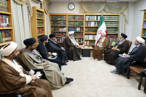 Imágenes / Reunión del presidente de la Asamblea de Unidad Musulmana de Pakistán con el Ayatolá Arafi
