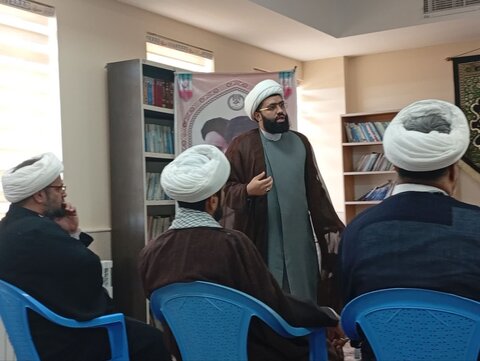 تصاویر/ برگزاری نشست تخصصی راه‌اندازی حوزه‌های معارف اسلام ناب در شهرستان بافق