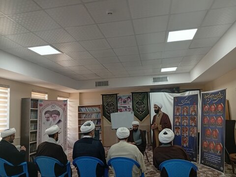 تصاویر/ برگزاری نشست تخصصی راه‌اندازی حوزه‌های معارف اسلام ناب در شهرستان بافق