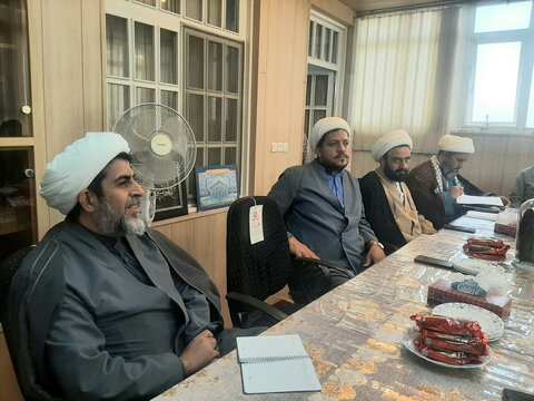 تصاویر/ نشست هم‌اندیشی مدیر حوزه علمیه کاشان با فرمانده بسیج طلاب منطقه