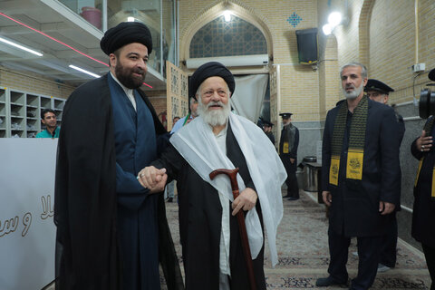عکس/ مراسم غبارروبی امامزاده موسی مبرقع(ع)باحضور آیت الله اراکی