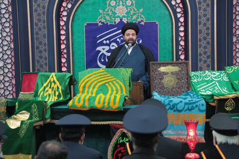 عکس/ مراسم غبارروبی امامزاده موسی مبرقع(ع)باحضور آیت الله اراکی