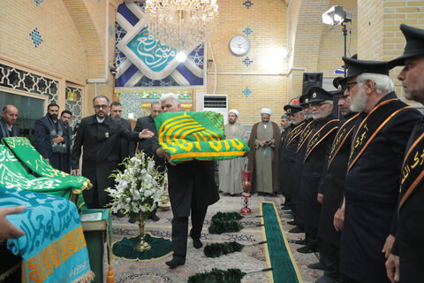 عکس/ مراسم غبارروبی امامزاده موسی مبرقع(ع)باحضور آیت الله اراکی