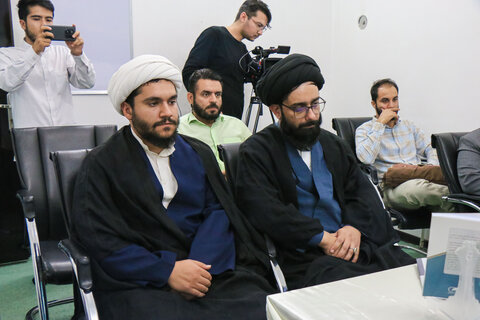 تصاویر/ آیین رونمایی از کتاب قطعا سننتصر