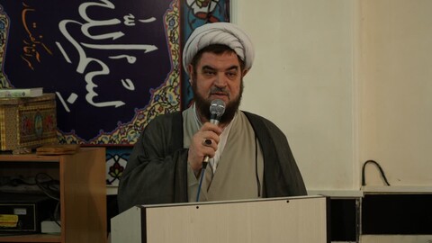 نشست صمیمی مداحان و شعرای آیینی کمال‌شهر