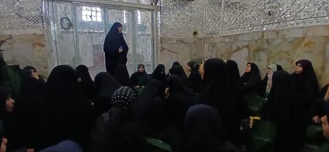 تصاویر/اردوی طلیعه حضور طلاب مدرسه علمیه الهیه ساوه در گلزار شهدا و مرقد امام خمینی( ره)