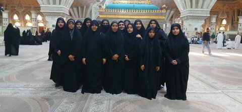 تصاویر/اردوی طلیعه حضور طلاب مدرسه علمیه الهیه ساوه در گلزار شهدا و مرقد امام خمینی( ره)