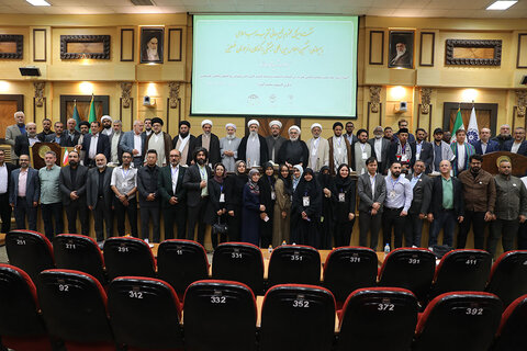 تصاویر/ نشست دبیرکل مجمع تقریب با میهمانان کنفرانس همبستگی با کودکان و نوجوانان فلسطینی